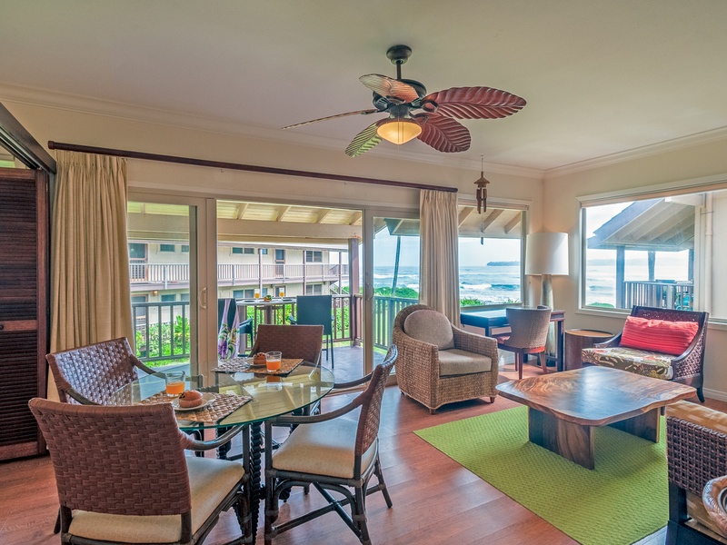 Hanalei Colony Resort K4 oceanfront living room