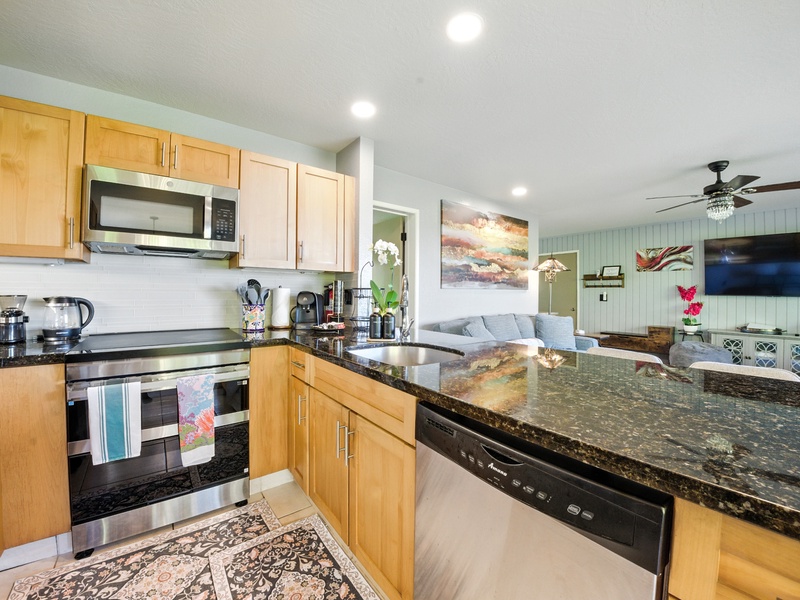 Pali Ke Kua 132 has a full chef's kitchen, complete with stove/oven, microwave, dishwasher, coffee maker, and various kitchen tools for whipping up a dinner in, or picnic lunch to take to the beach. 