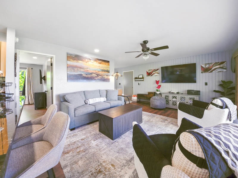 The living room is equipped with a large smartTV, so you don't have to miss out on your favorite shows or movies while on vacation. 