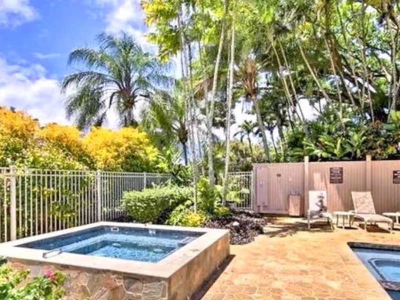 The pool and hot tub at the Pali Ke Kua complex! The perfect spot to enjoy a lazy day in the sun, and maybe even a tropical cocktail as long as it's in a plastic cup (no glass by the pool, please!)