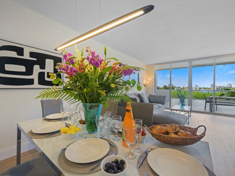 Golden Bay 302
