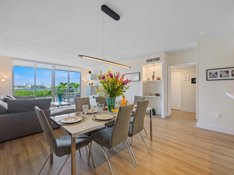Golden Bay 302