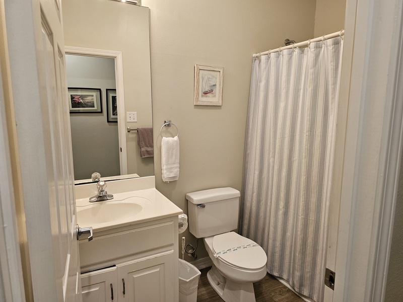 2nd Bathroom