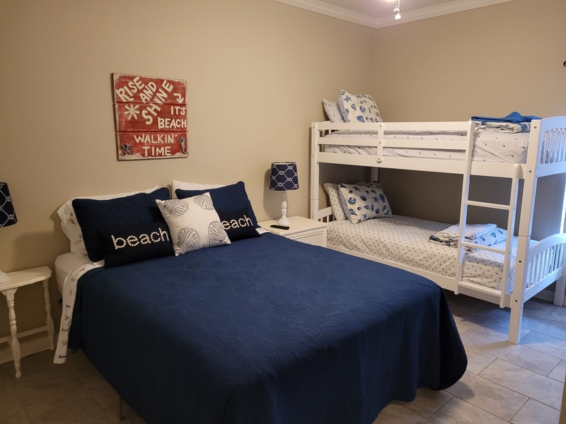 Third bedroom showing bunk beds