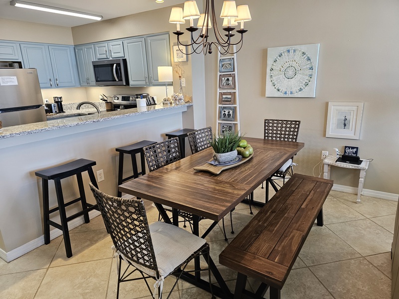Dining and bar area
