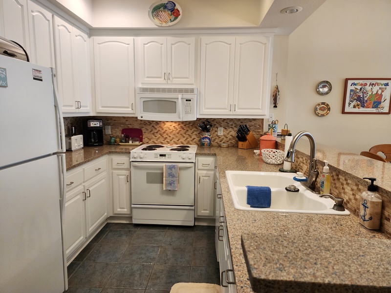 full view of kitchen