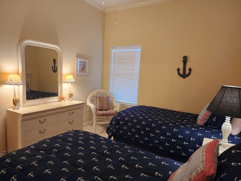 second bedroom mirror