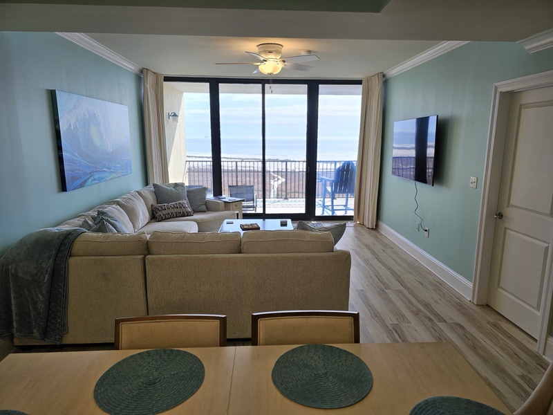 Tastefully decorated with wonderful view.
