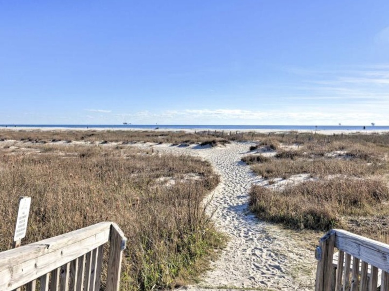 Short walk to the Beach!