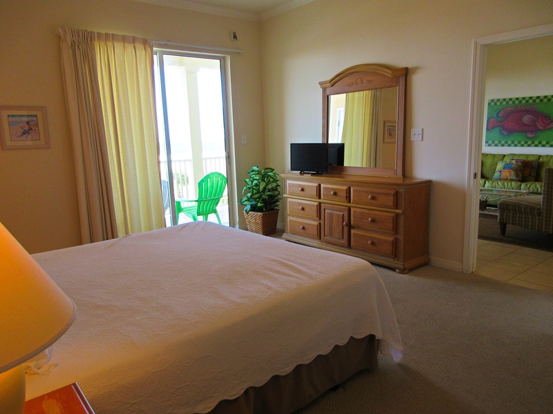master bedroom & balcony access