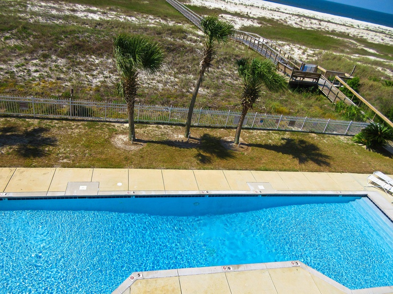 pool & boardwalk