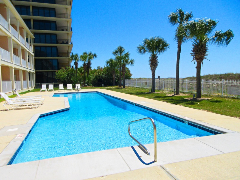 left pool