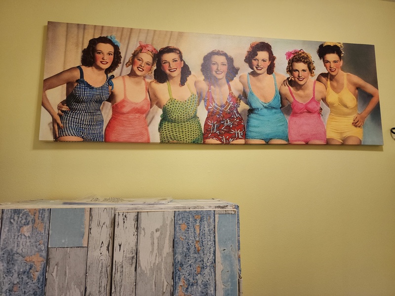 Decor in Laundry Room