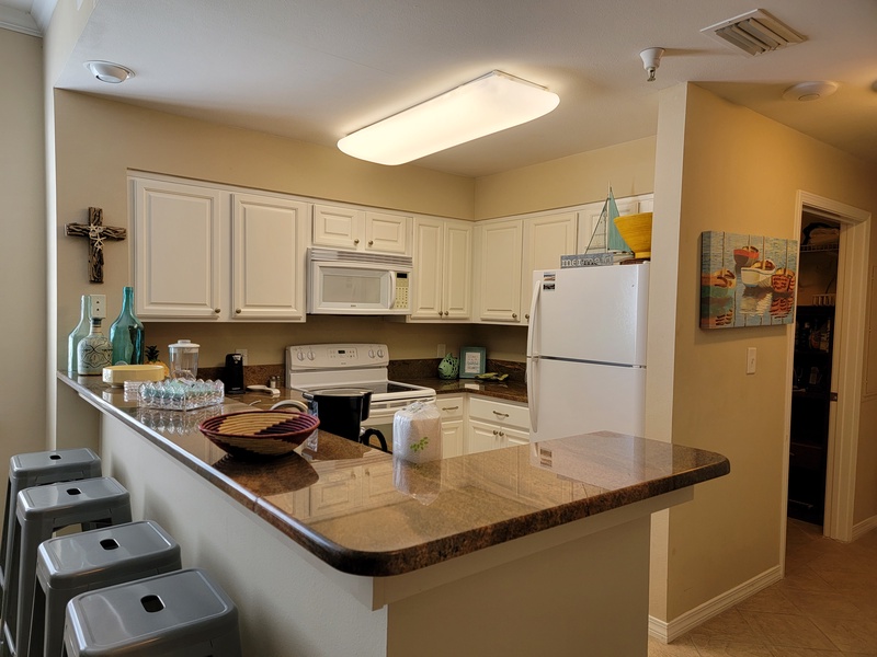 kitchen & bar area