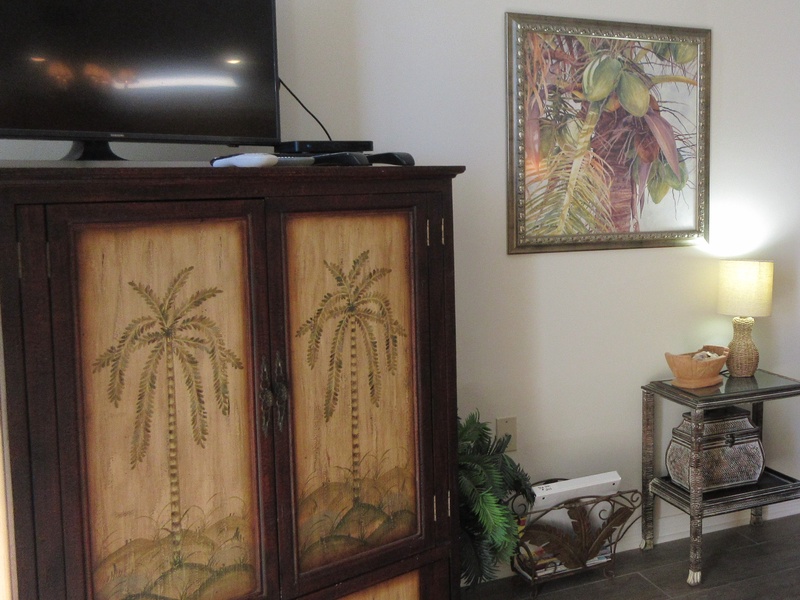 living room TV & lamp table