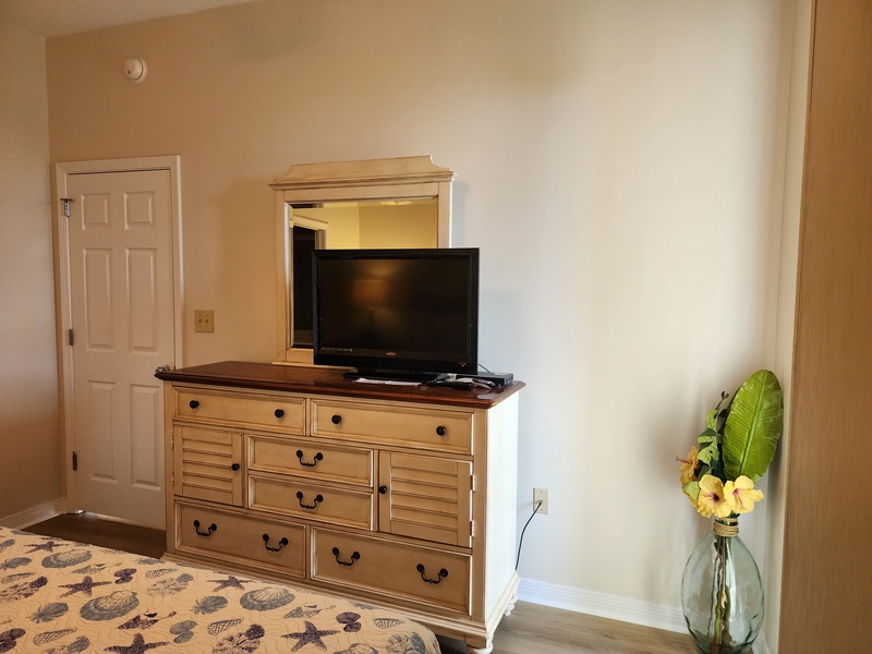 dresser in master bedroom