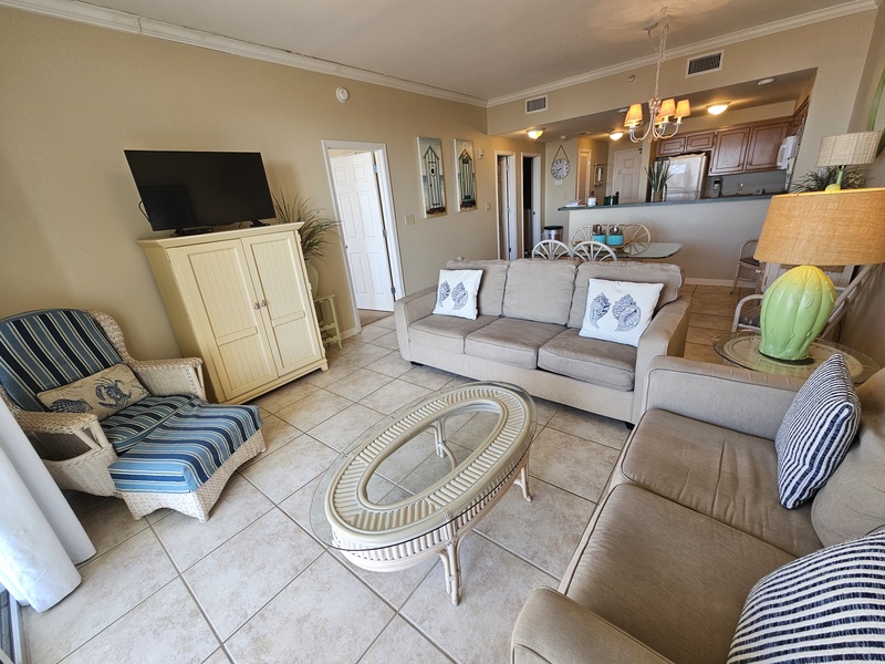 Plenty of seating in the living room. 