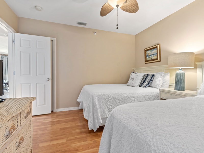 front bedroom from closet