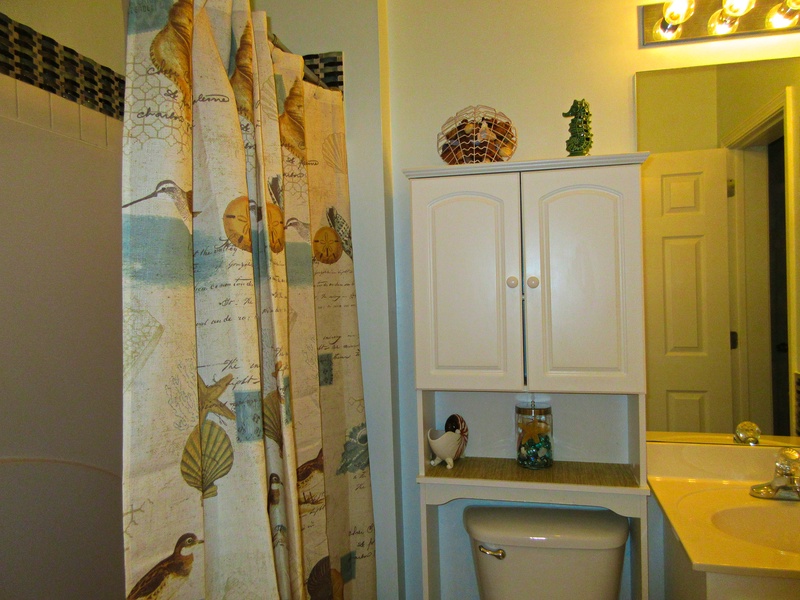 bathroom sink & mirror