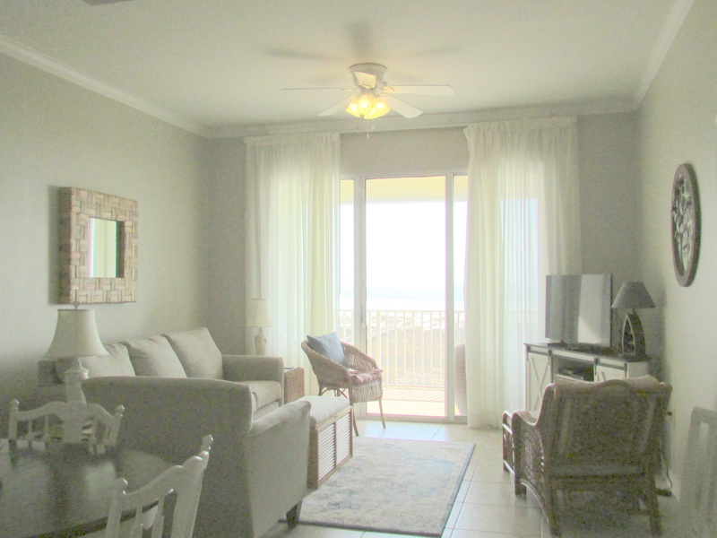 Living area with Gulf view!