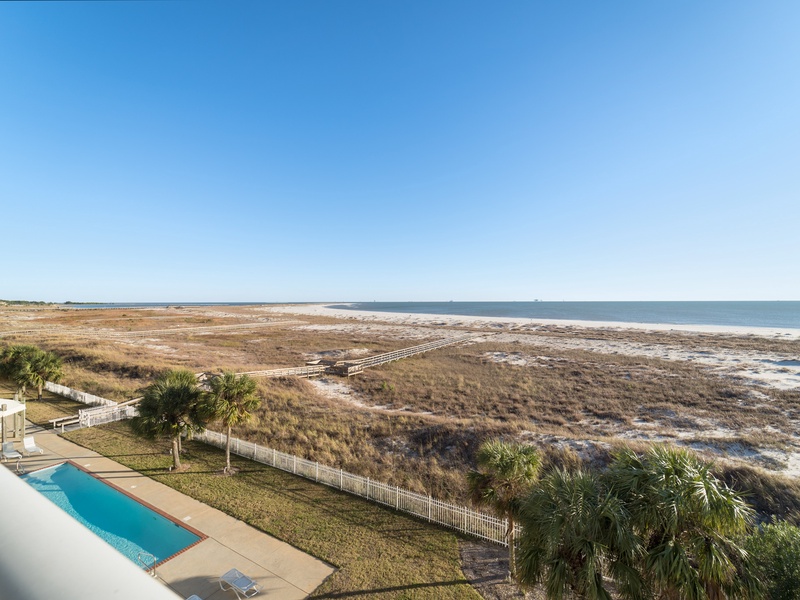 pool area & beach