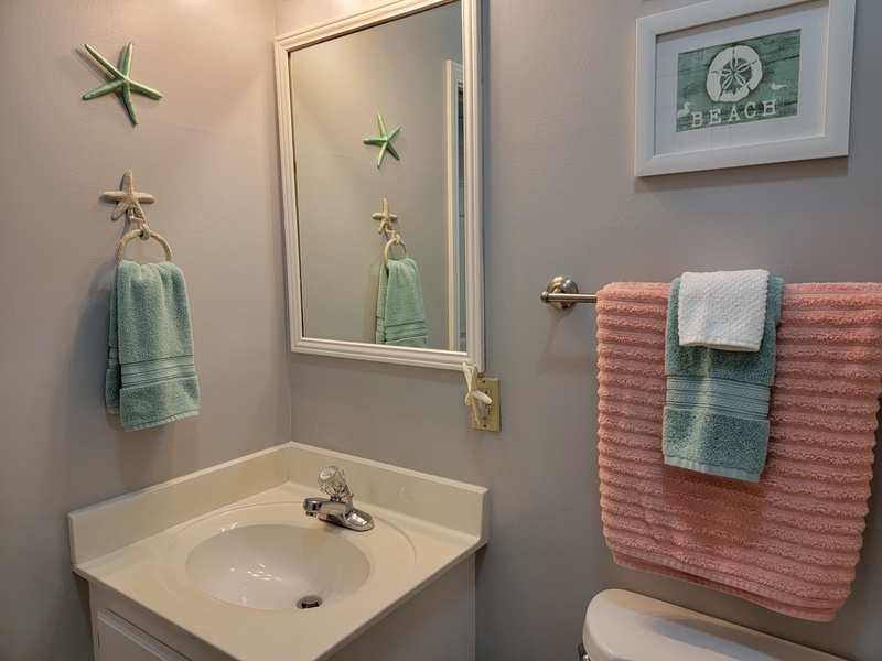 front bathroom sink & mirror