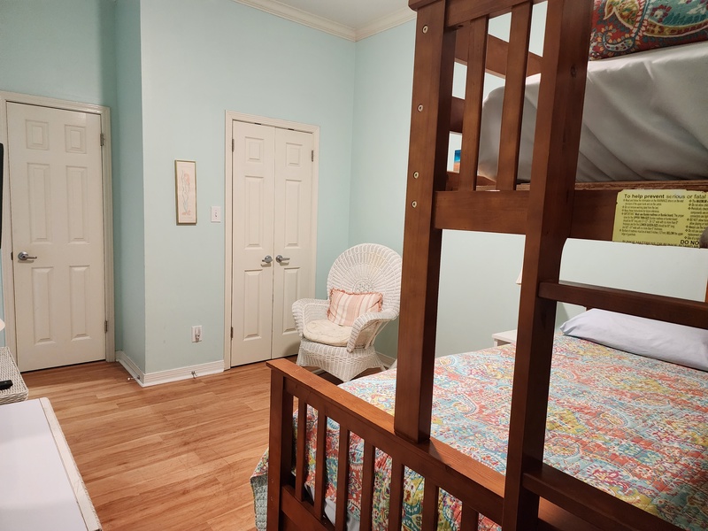 Second bedroom & closet