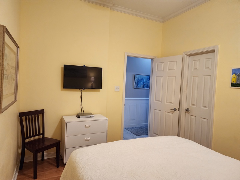 Front bedroom & hallway