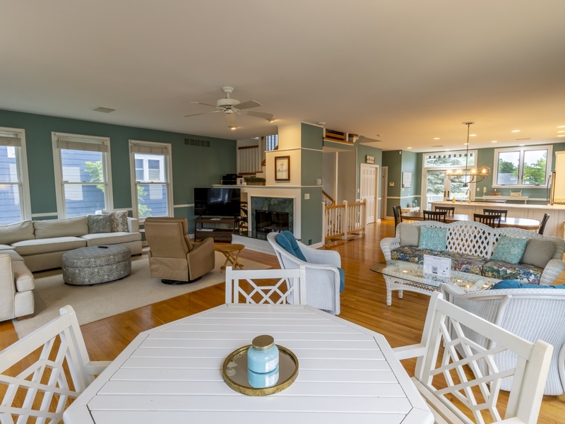 Main Level | Living Room | Sitting Area