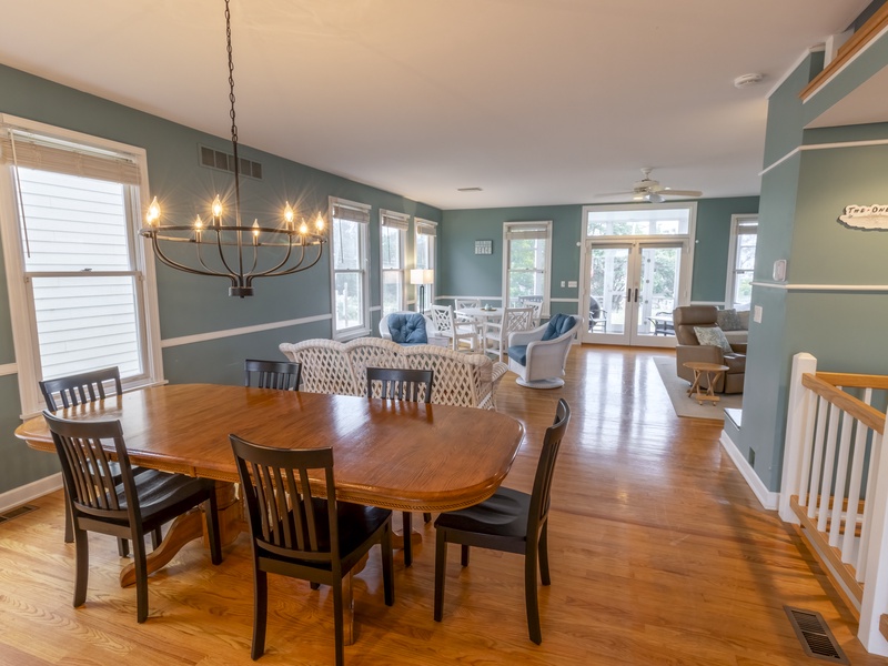 Main Level | Dining