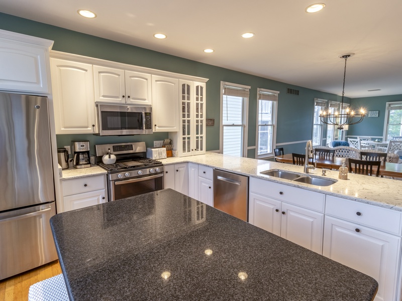 Main Level | Kitchen