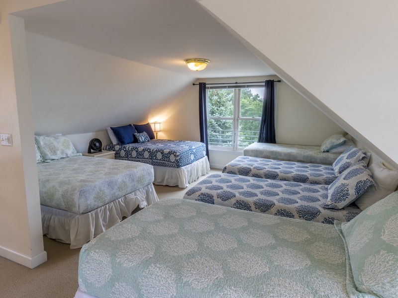 Third Level | Bedroom 4 |1 Queen | 2 Full | 4 Twins