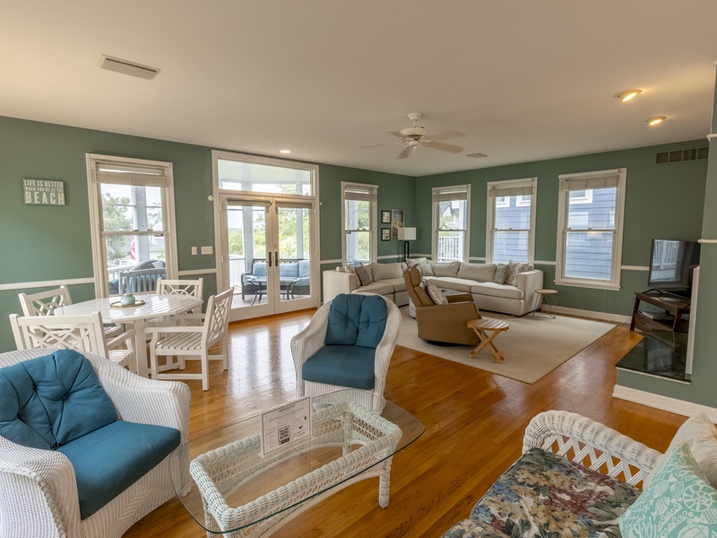 Main Level | Living Room | Sitting Area