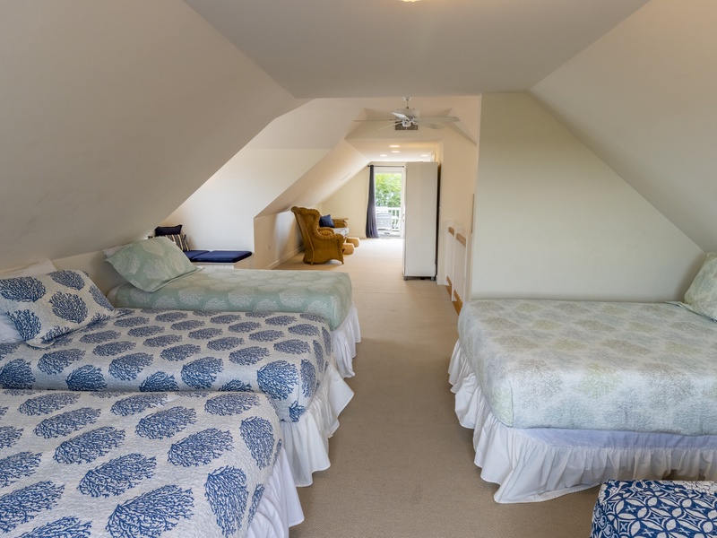 Third Level | Bedroom 4 |1 Queen | 2 Full | 4 Twins