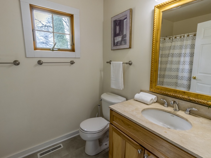 Second Level | Hall Bath