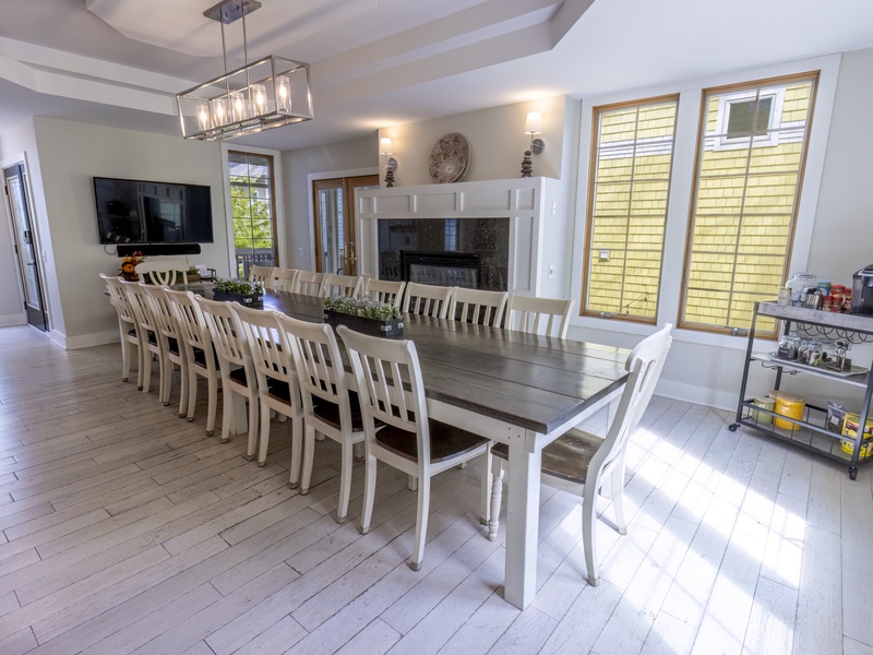 Main Level | Dining 