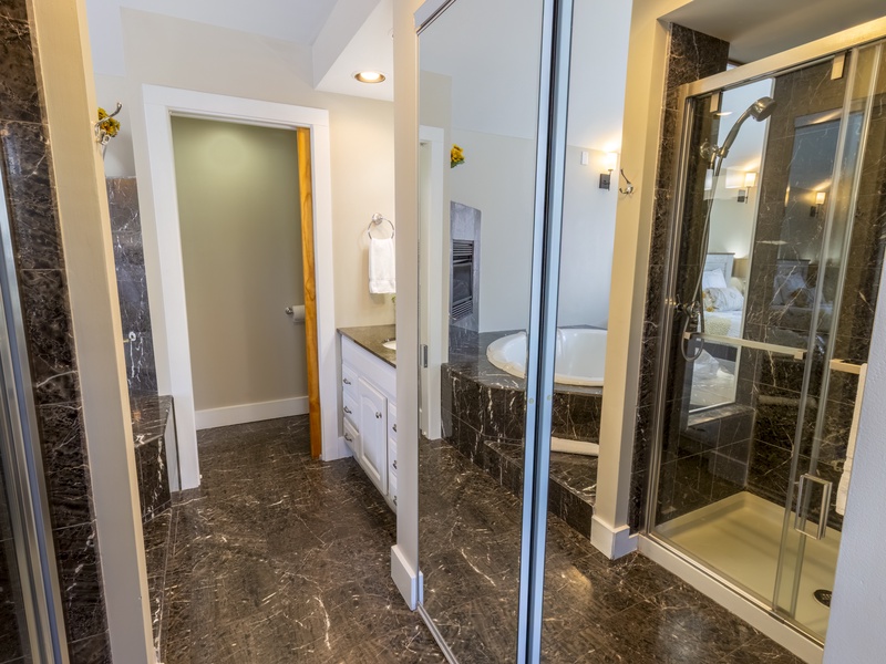 Second Level | Full Bath