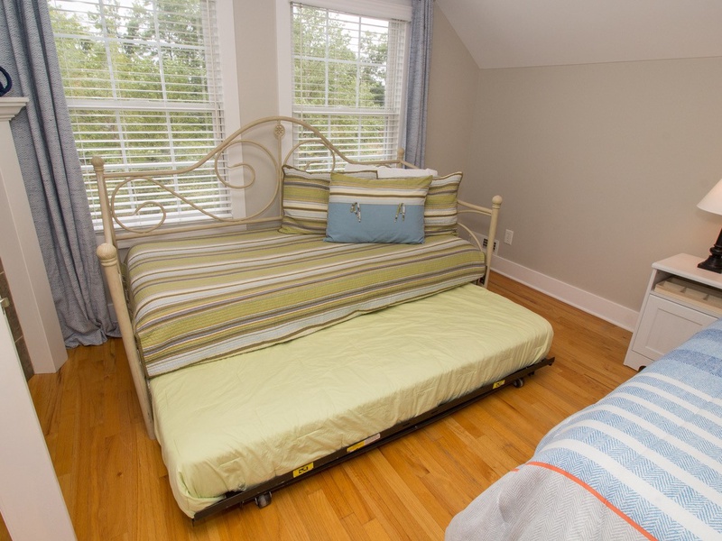 Level 2 | Bedroom 2 | Queen With Daybed And Twin Trundle