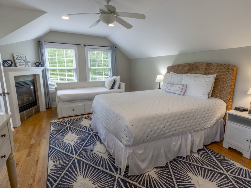 Second Level | Bedroom 2 | Queen | Twin Converts to King | Attac