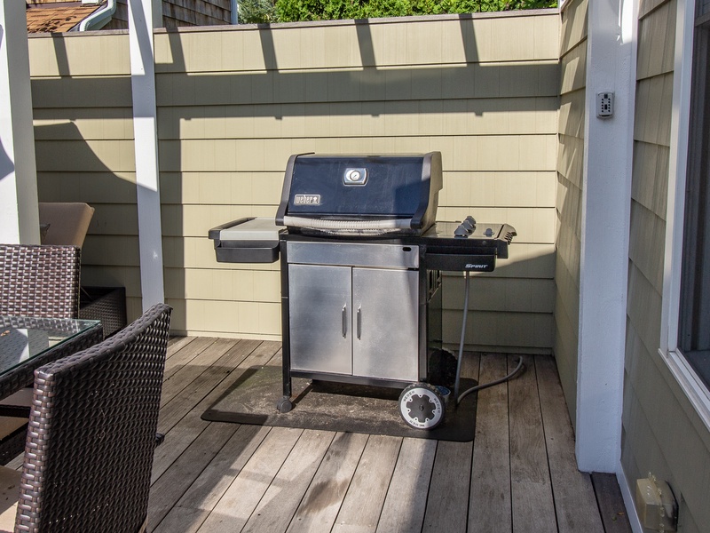 Outside Living | Deck with Grill