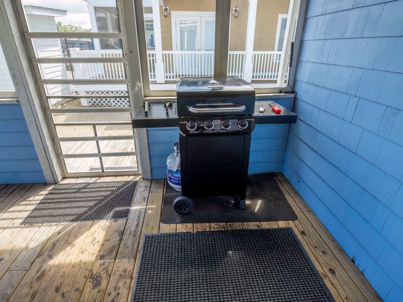 Main Level | Screened In Porch | Gas Grill