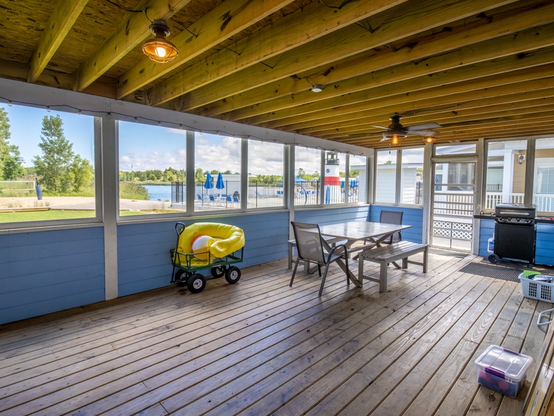 Main Level | Screened In Porch