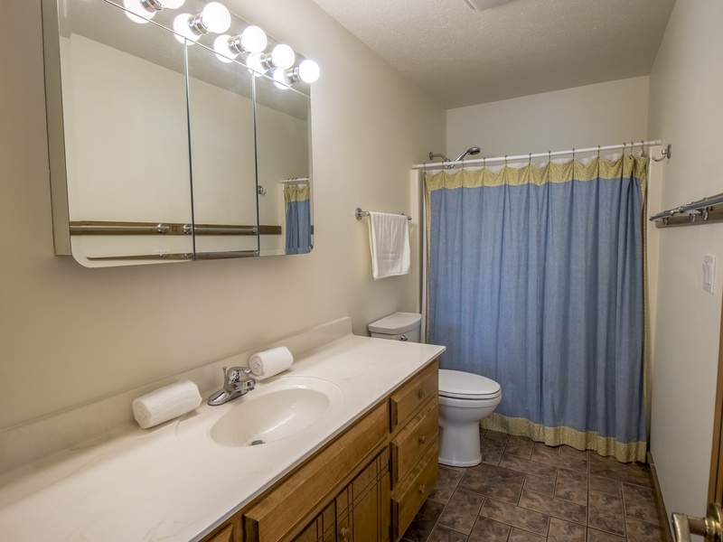 Second Level | Hall Bath
