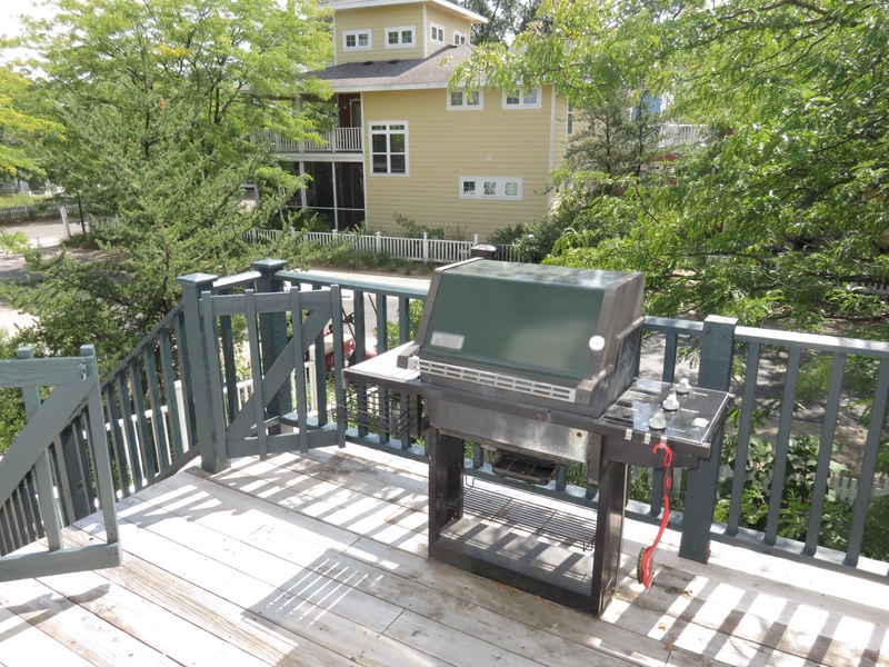 Outdoor Living | Grill Deck