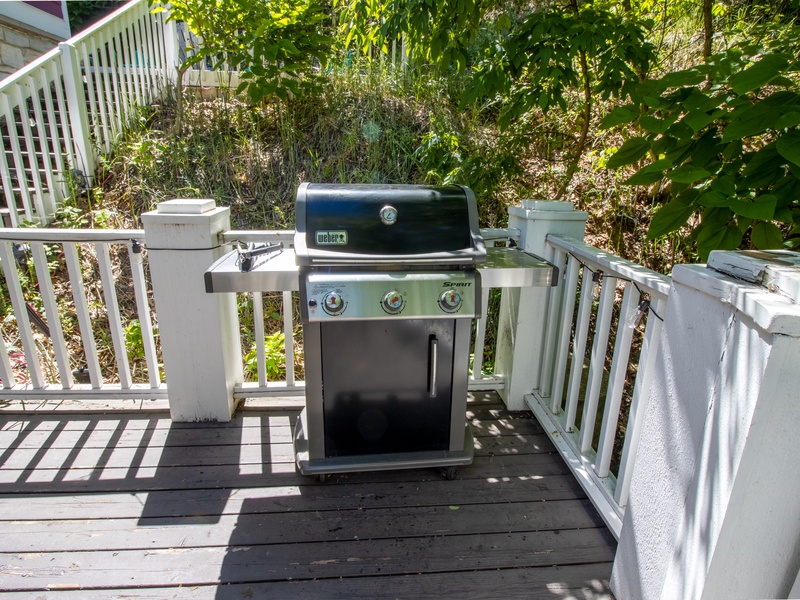 Second Level | Deck Grill