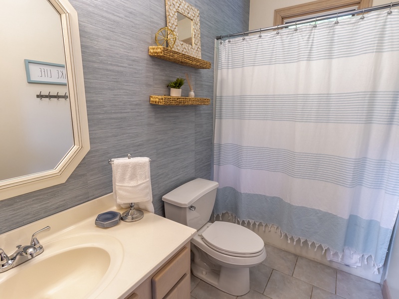 Third Level | Bath 3 | Hall Full Bath