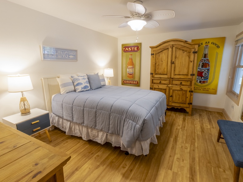 Main level | Bedroom 1 | Queen