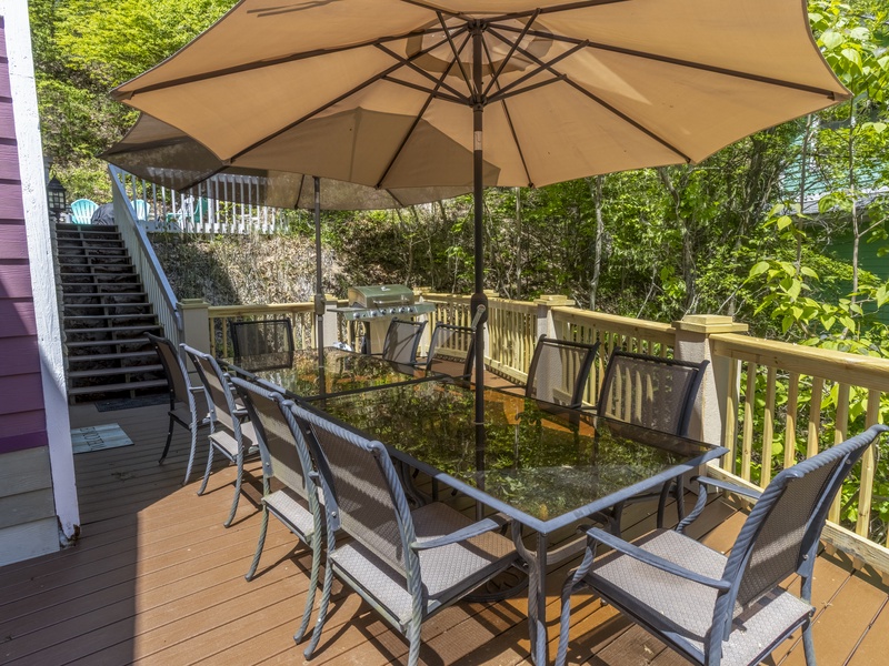 Second Level | Outdoor Dining 