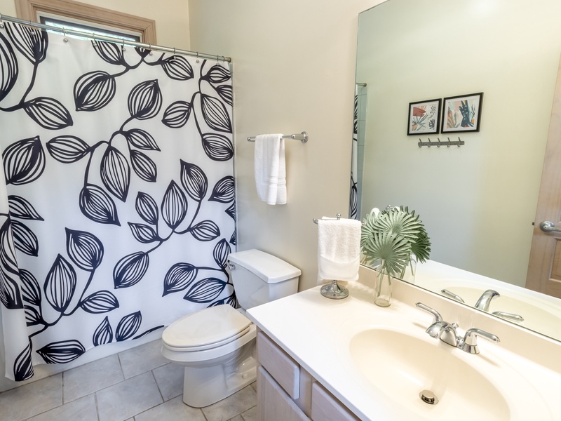 Third Level | Bath 4 | Hall Full Bath