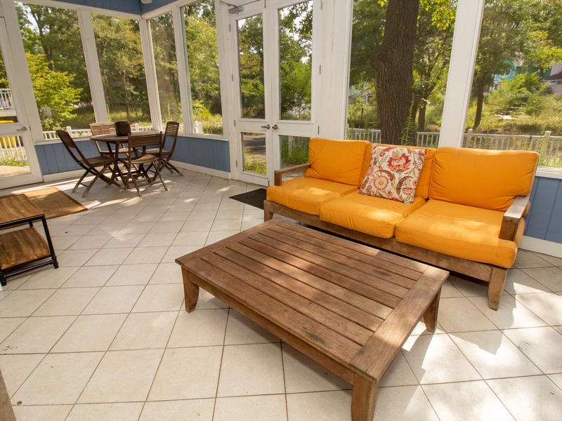 Outdoor Living | Screened in Porch